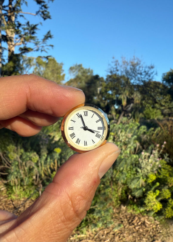 NEW Tiny Miniature Working Quartz Clock 23mm with pre-installed battery keeps perfect time